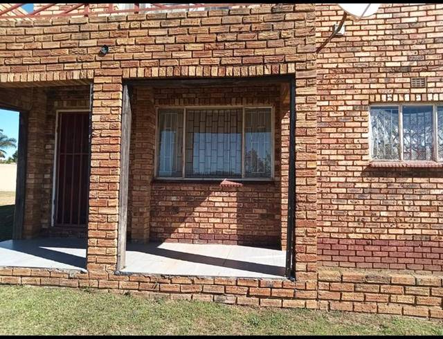 3 BEDROOM HOUSE FOR SALE IN GREENHILLS